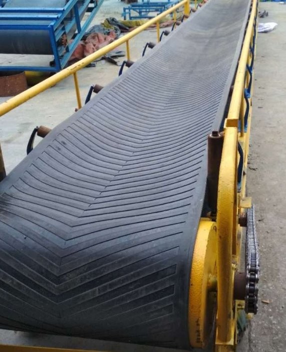 移動(dòng)升降式皮帶輸送機(jī) 袋裝糧食裝車皮帶機(jī) 運(yùn)行平穩(wěn)