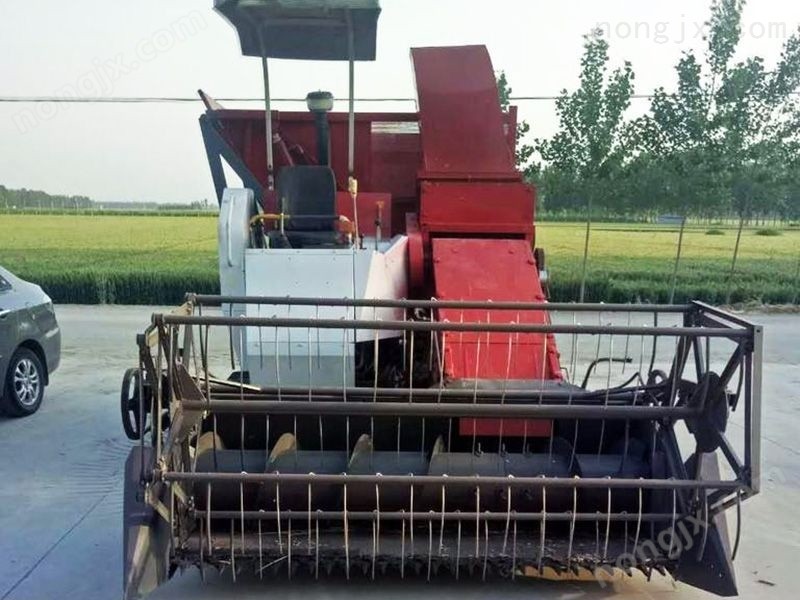 牧草收割粉碎青儲機(jī)